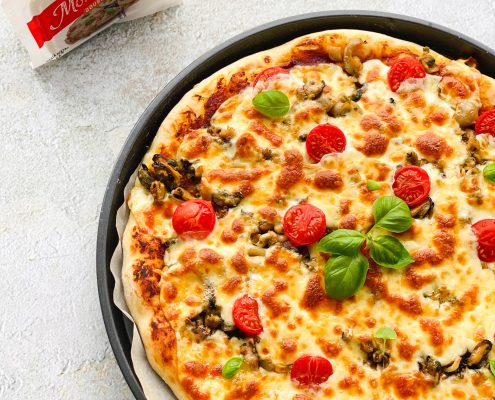 pizza cu fructe de mare și mozzarella Gourmet