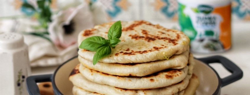 plăcinte cu telemea de capră Delaco, praz și mărar