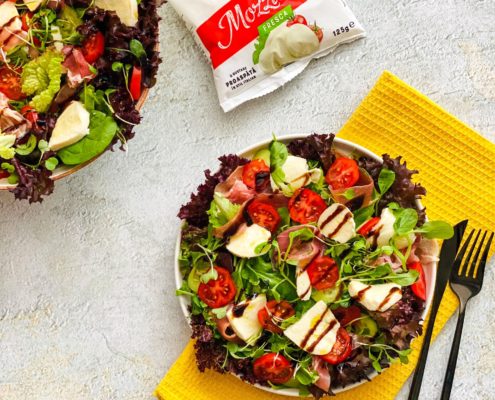salată mediteraneană cu Mozzarella Fresca Delaco