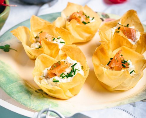coșulețe aperitiv umplute cu cremă de brânză Delaco și somon