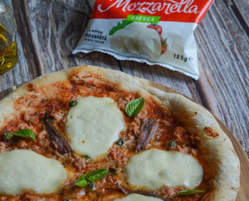 pizza napoli cu mozzarella Gourmet Delaco
