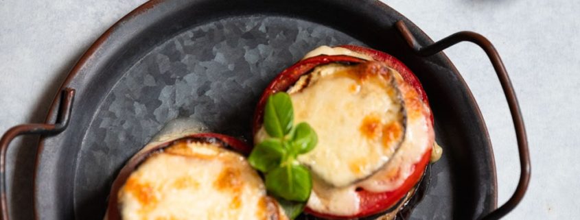 Vinete și roșii cu mozzarella fresca la cuptor