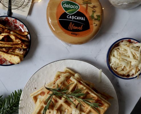 waffles cu cașcaval afumat Delaco