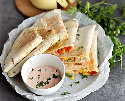 quesadilla cu cașcaval Sofia și piept de pui