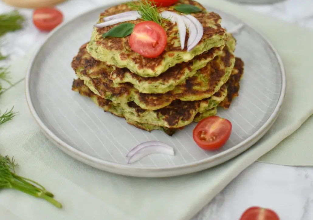 rețetă de pancakes cu dovlecei și telemea de vaca Delaco