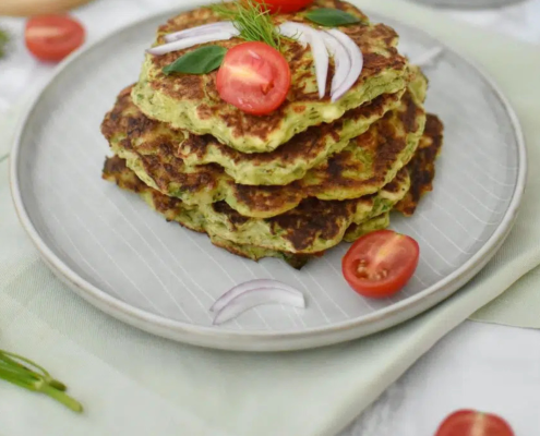 rețetă de pancakes cu dovlecei și telemea de vaca Delaco