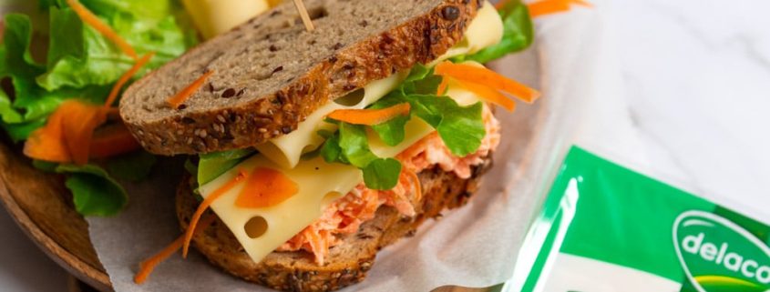 sendvișuri cu emmentaler și morcovi