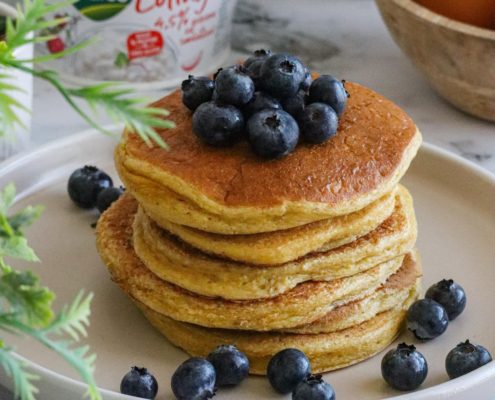 pancakes cu fulgi de ovaz si cottage Delaco mic dejun