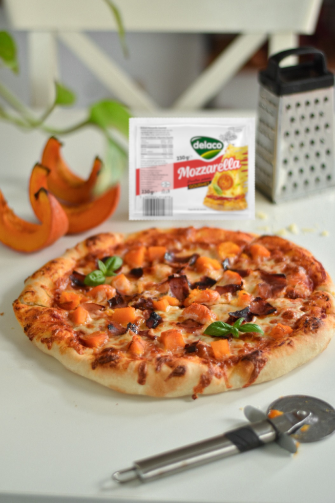 Pizza cu dovleac copt mozzarella