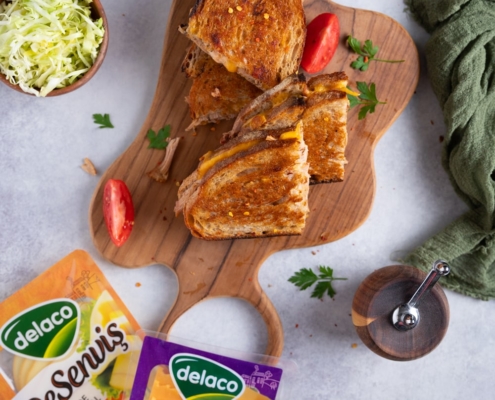 sandwich cu felii DeSenviș Delaco