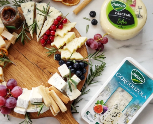 aperitive festive de Craciun cu branzeturi Delaco