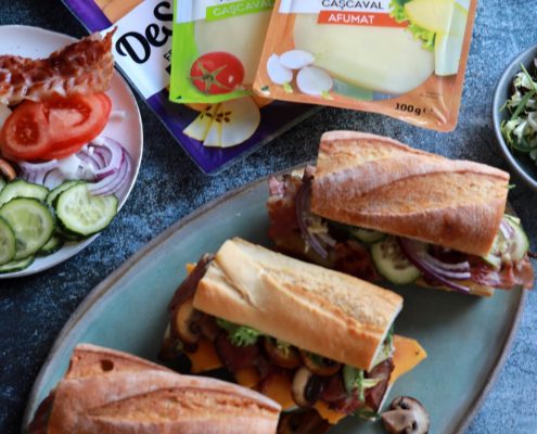 Sandwich cu vita și cașcaval afumat DeSenviș Delaco