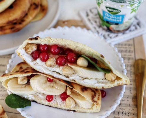 pite umplute cu Branza Pufoasa Delaco