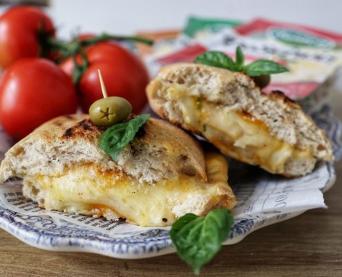 reteta panini quattro formaggi cu branzeturi feliate DeSenvis Delaco