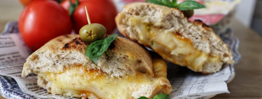 reteta panini quattro formaggi cu branzeturi feliate DeSenvis Delaco