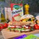 3 rețete delicioase de sandwich-uri pentru prânz, cu brânzeturi feliate DeSenviș. Ideale pentru pachetul de muncă, picnic sau drumetii.
