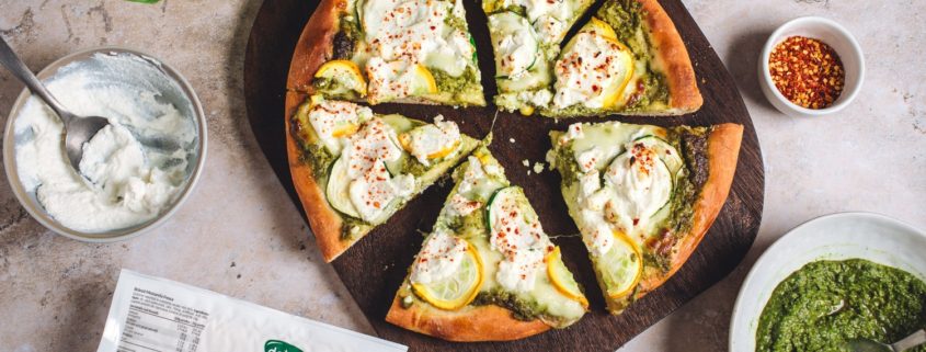 Retete de pizza de casa cu Mozzarella Delaco