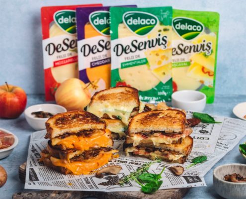 3 sandwich-uri de calde cu brânzeturi DeSenviș perfecte pentru toamna