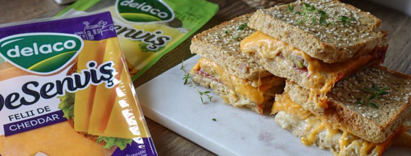 Sandwich-ul cald cu dovlecei și cașcaval DeSenviș.