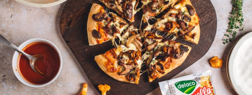 Pizza rapidă cu mix de ciuperci sălbatice și Mozzarella Gourmet Delaco