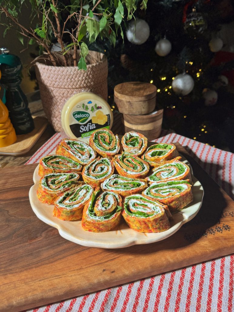 Ruladă aperitiv cu sfeclă roșie, dovlecei și umplutură din cremă de Brânză Pufoasă
