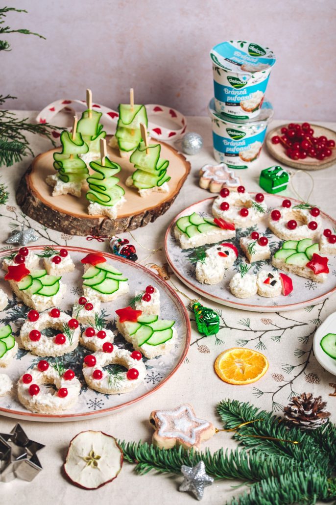 Tartine festive cu Brânză Pufoasă în forme de sărbători