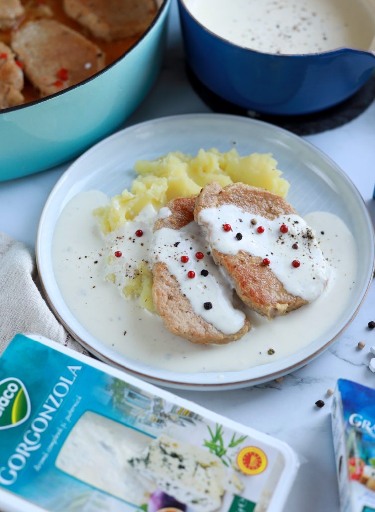 Friptură de porc cu branza Gorgonzola Delaco