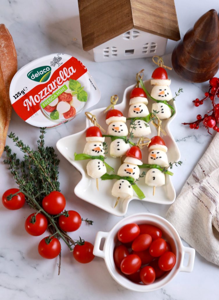 aperitive festive cu mozzarella proaspata si rosii cherry