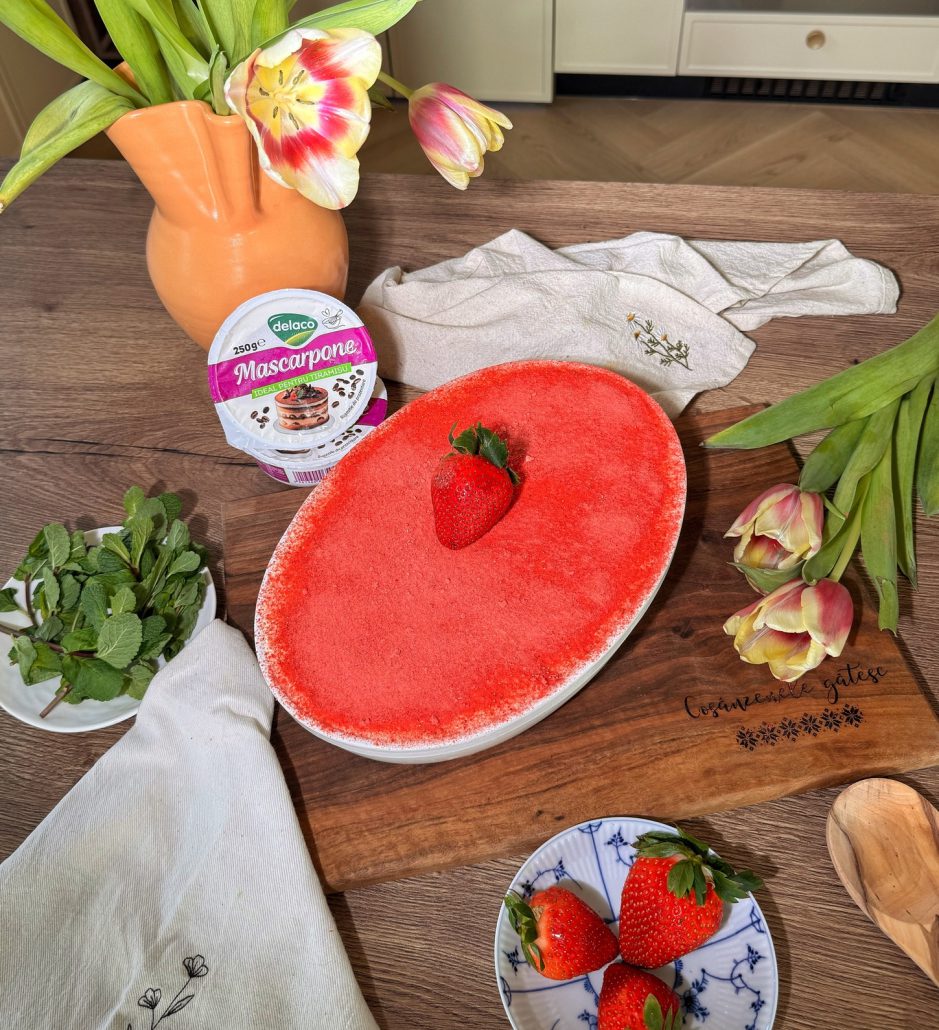 Tiramisu festiv cu căpșuni și mascarpone Delaco