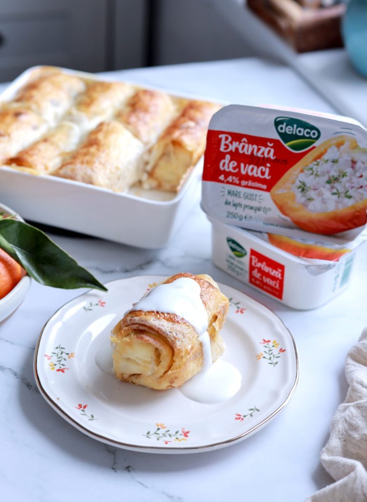 Clatite umplute cu branza de vaci la cuptor