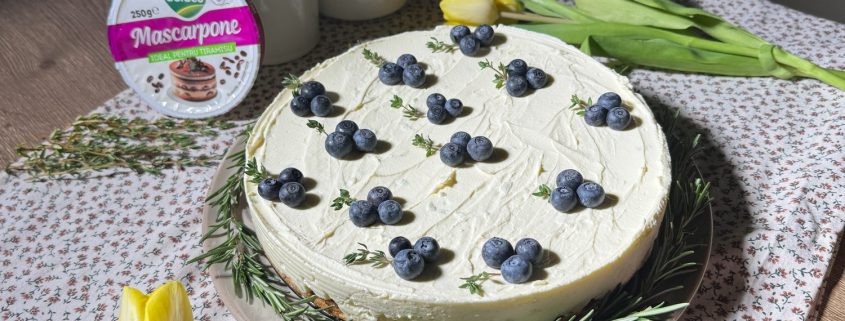 cheesecake fără coacere cu mascarpone Delaco și topping de fructe