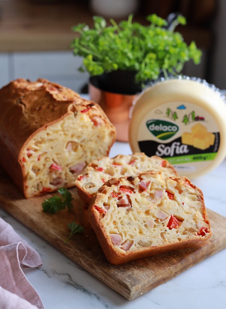 Chec aperitiv cu cașcaval, ardei și măsline – rețetă simplă