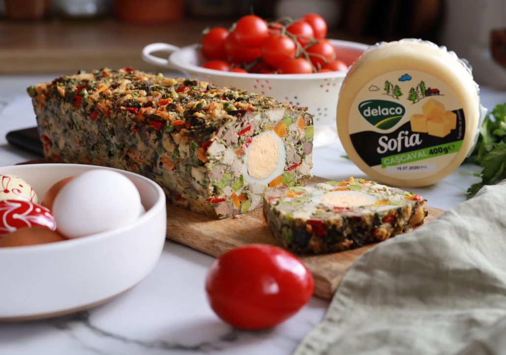 drob de pui cu cașcaval Sofia, legume și cu ouă fierte