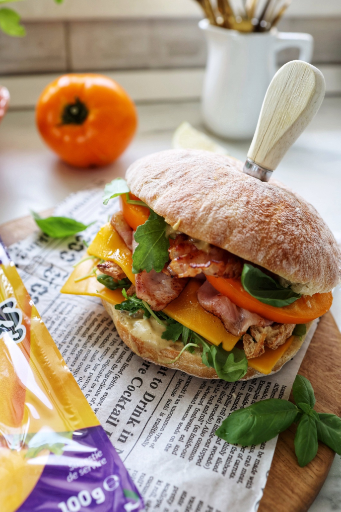 Chicken Ranch Pita cu pui, bacon și cheddar DeSenviș