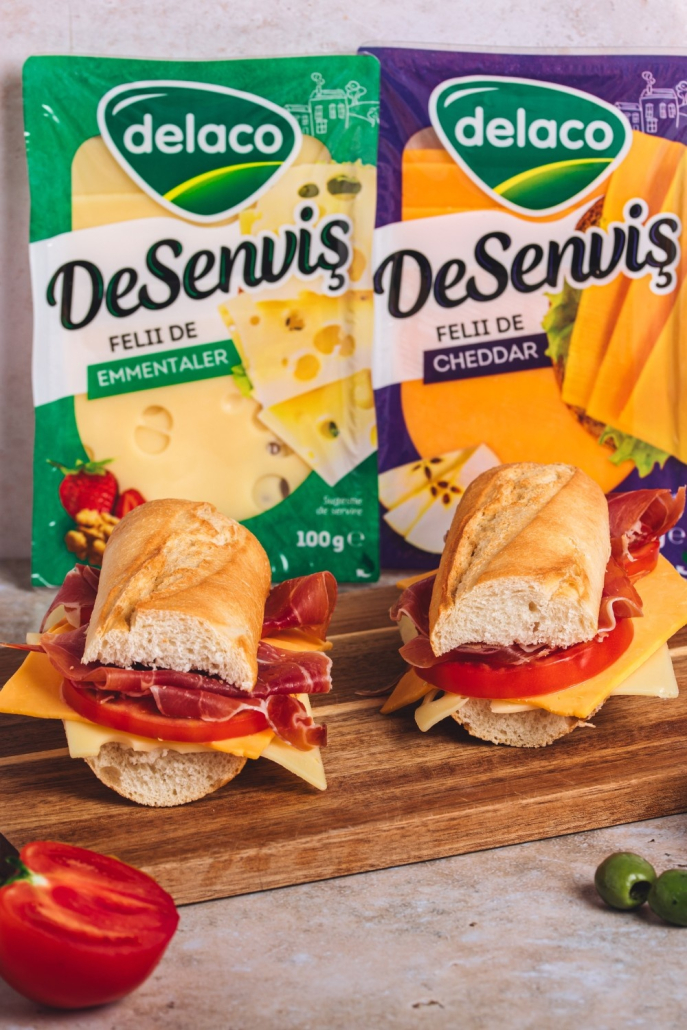 Sandwich gourmet Bocadillo cu jamon, emmentaler și cheddar DeSenviș topit