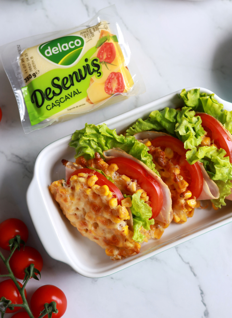 Corn Tacos crocanți cu crustă de cașcaval DeSenviș și umplutură de legume proaspete