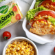 Corn Tacos cu wrap din porumb și cașcaval DeSenviș umpluți cu șuncă, salată verde și roșii