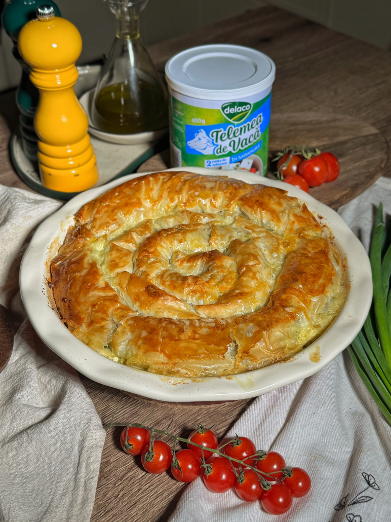 spanakopita cu spanac și telemea de vacă Delaco în foi phyllo crocante